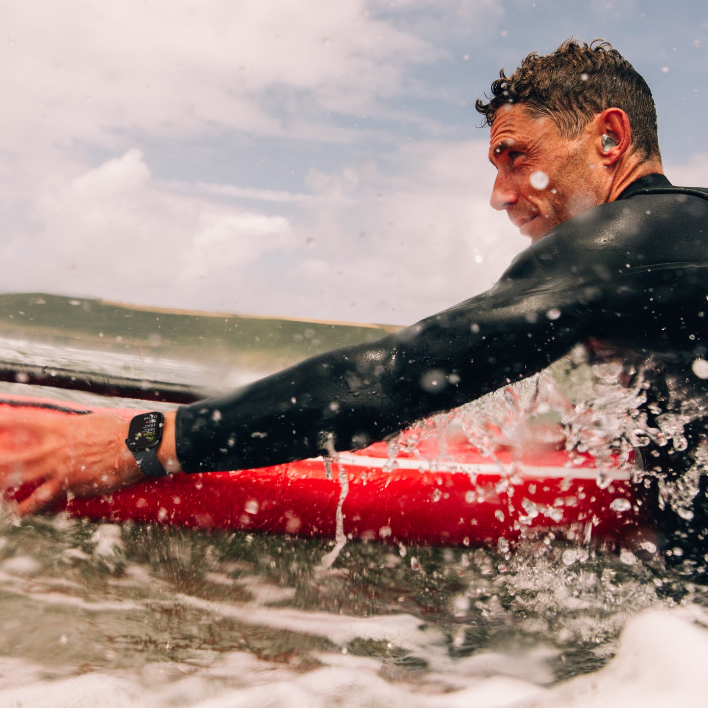 Apple Watch Series 10 GPS 42mm růžově zlaté hliníkové pouzdro se švestkovým sportovním provlékacím řemínkem - iSTYLE CZ