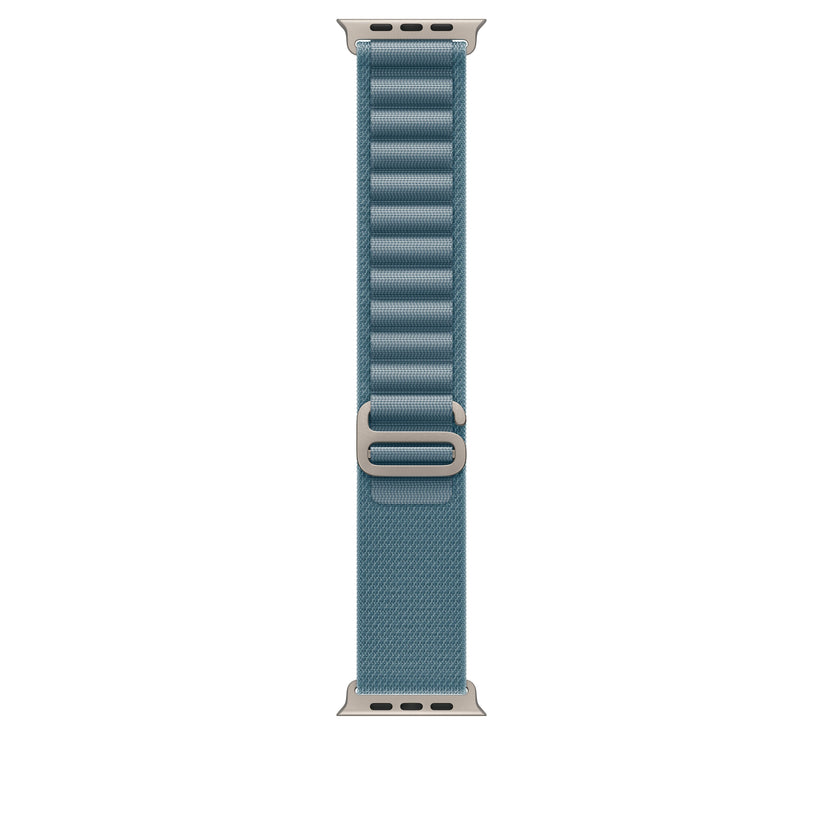 Řemínek pro Apple Watch 44/45/46/49 mm Apple světle modrý Alpský tah - malý - provedení z přírodního titanu - iSTYLE CZ