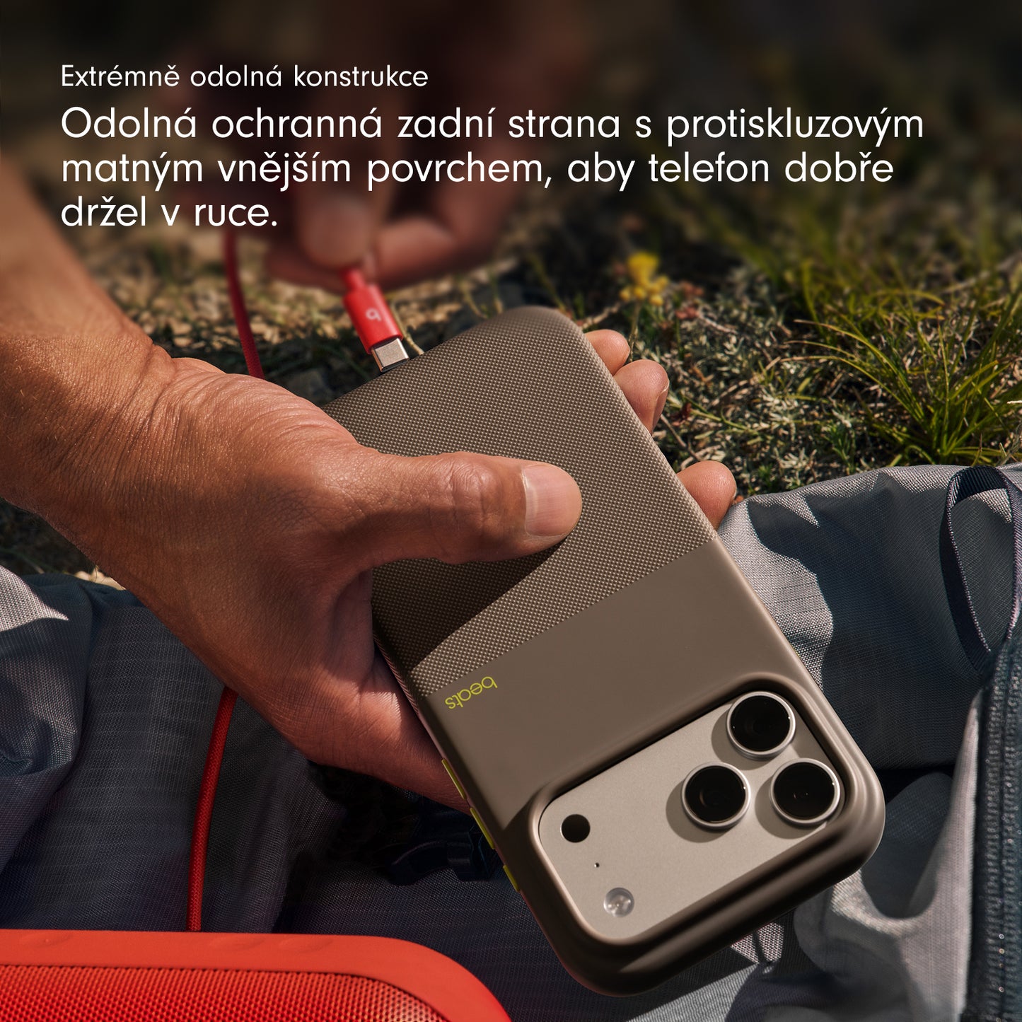 Odolný kryt pro iPhone 17 s Beats MagSafe a ovladačem fotoaparátu - alpsky šedý - iSTYLE CZ