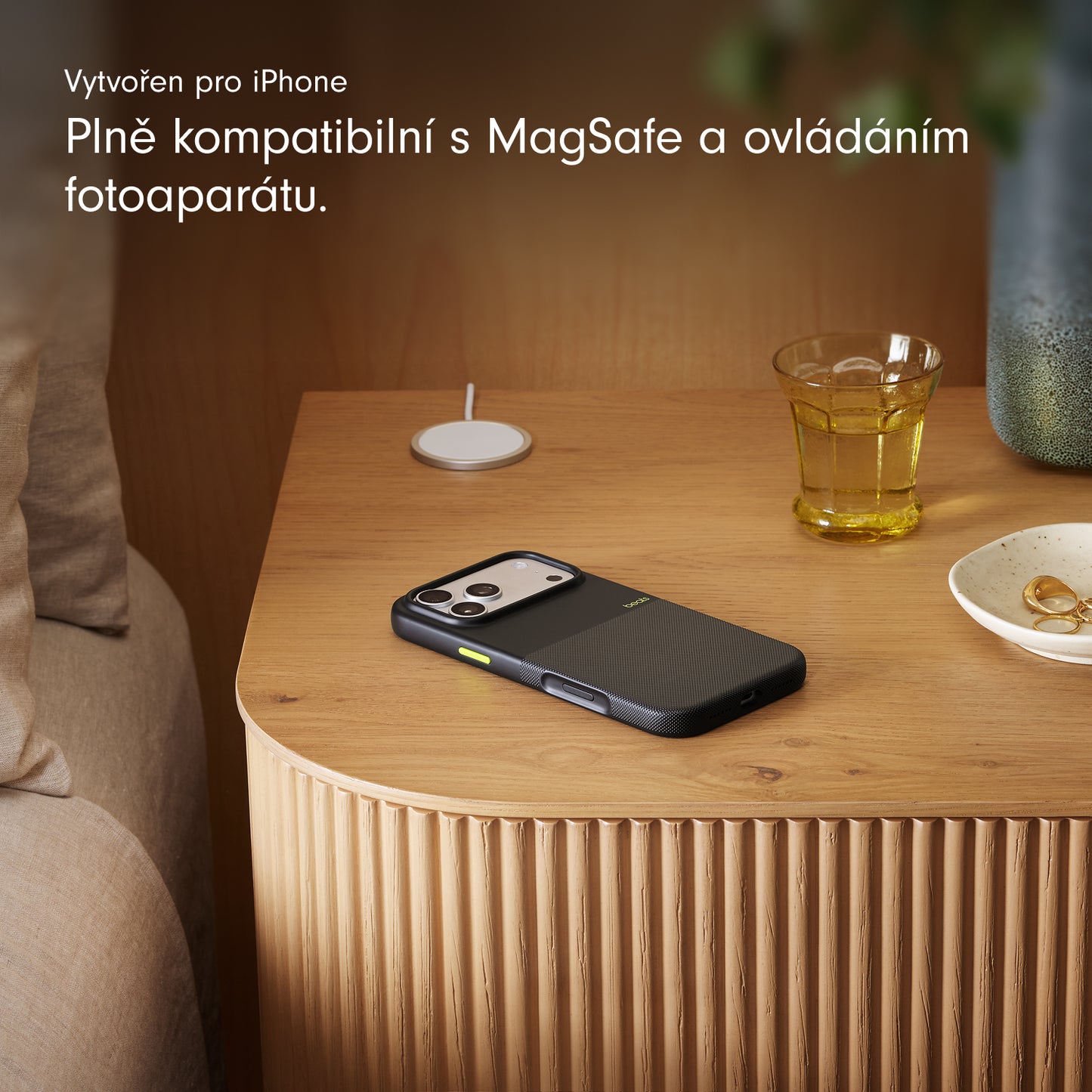 Odolný kryt pro iPhone 17 Pro Max Beats s MagSafe a ovladačem fotoaparátu - granitově šedý - iSTYLE CZ