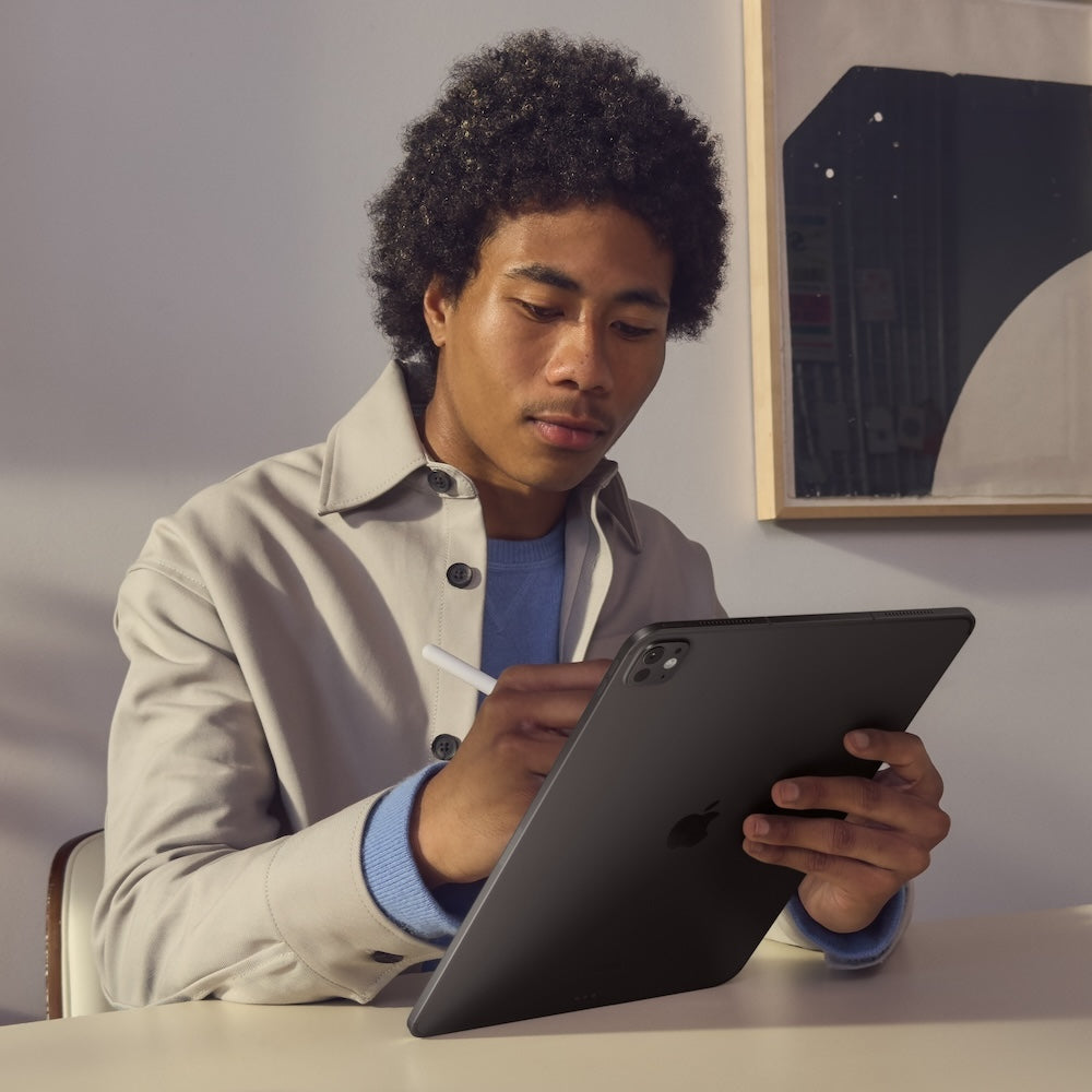 Apple 11palcový iPad Pro Wi-Fi 256GB se standardním sklem - vesmírně černý (renovovaný) - iSTYLE CZ