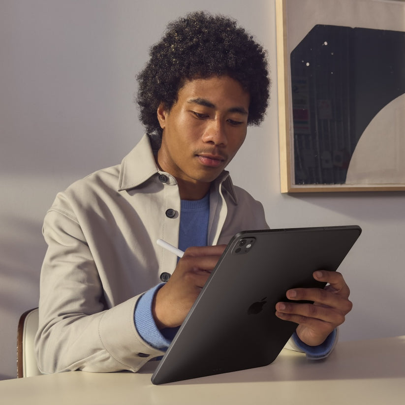Apple 13palcový iPad Pro Wi-Fi 256GB se standardním sklem - vesmírně černý - iSTYLE CZ